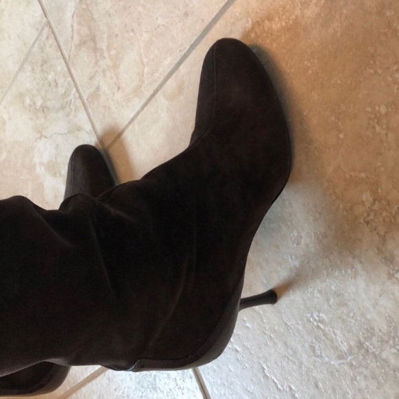 Gucci Authentic brown suede gold chain knee high - Picture 9 of 9